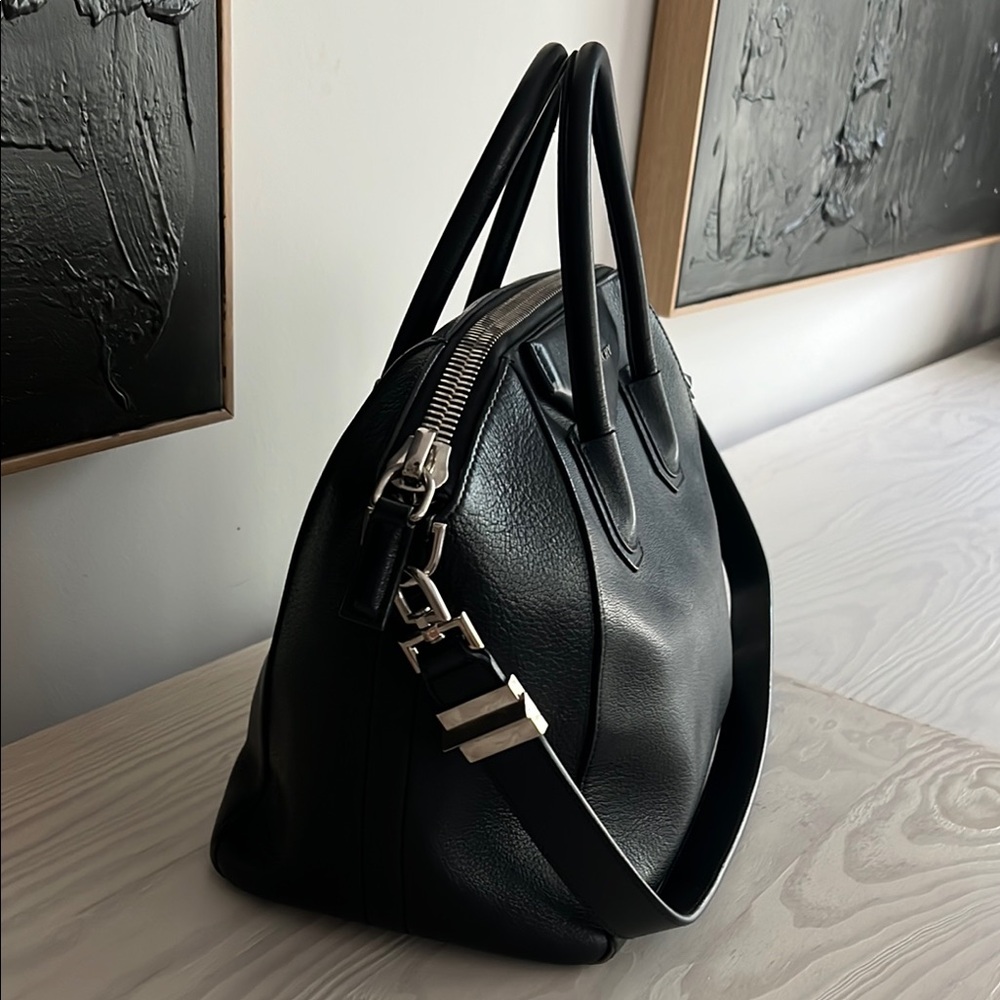 SOLD🌸 Part II: Givenchy Antigona